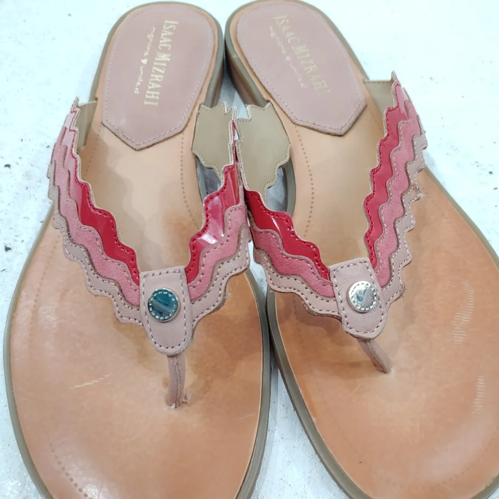 ISAAC MIZRAHI LEATHER GINA THONG SANDAL